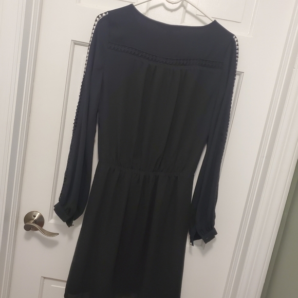 EC White House Black Market Black blouson Dress Size 2, Cutouts - Picture 10 of 11